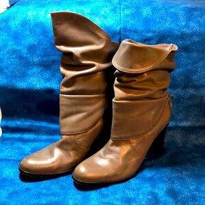 Vero Cuoio mid-calf leather boot, size 9.